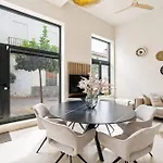 Perfect Getaway Steps From The And Old Town 埃斯特波纳