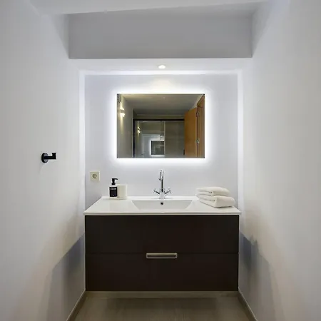 Perfect Getaway Steps From The And Old Town Lejlighed